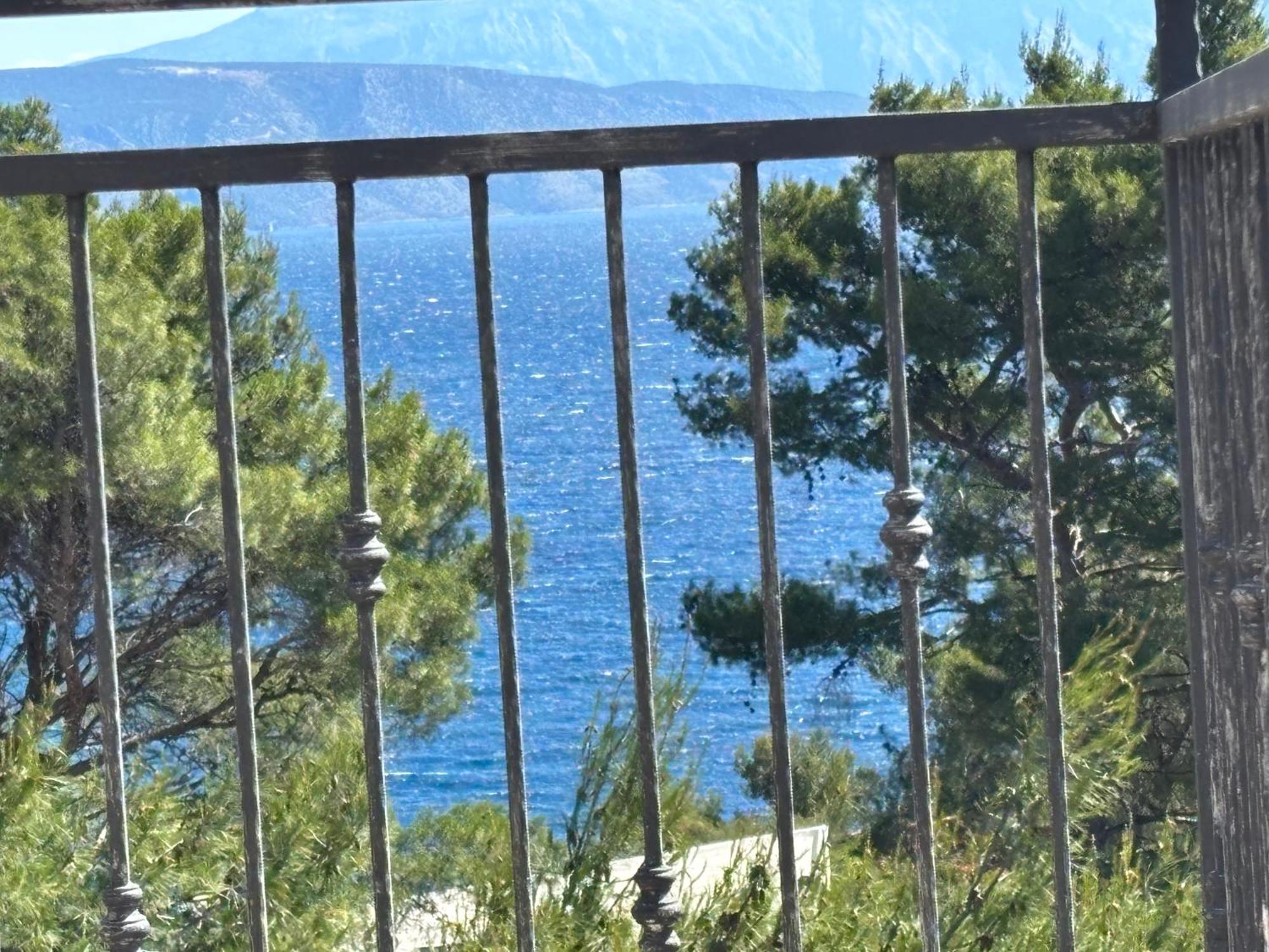 Familia Hvar